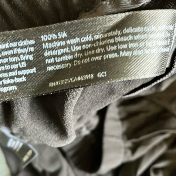 Eileen Fisher 100% Silk Black Cigarette Leg Pants - Picture 4 of 4